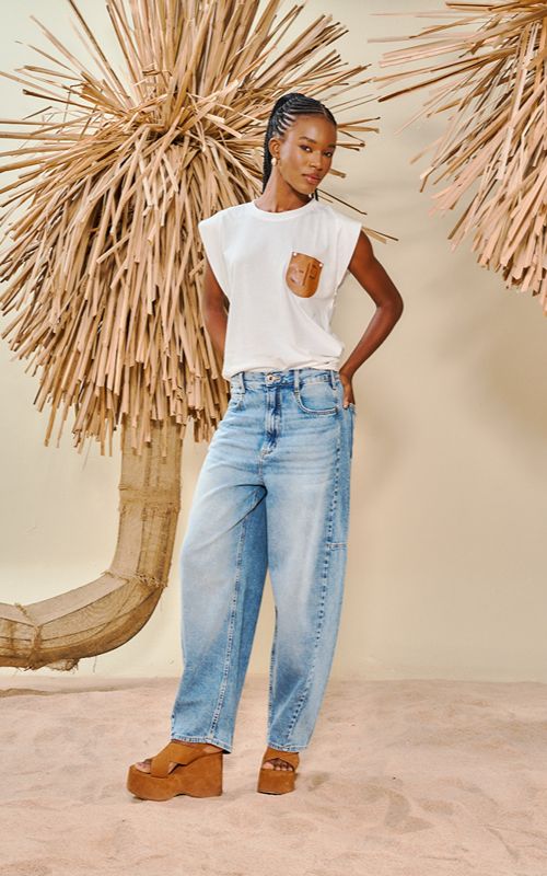 Relaxed Barrel Leg Jeans - Open